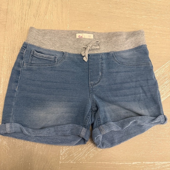 Old Navy & more Girl’s Blue Jean Shorts Bundle, 4 pair all fit size 12 - Picture 12 of 16